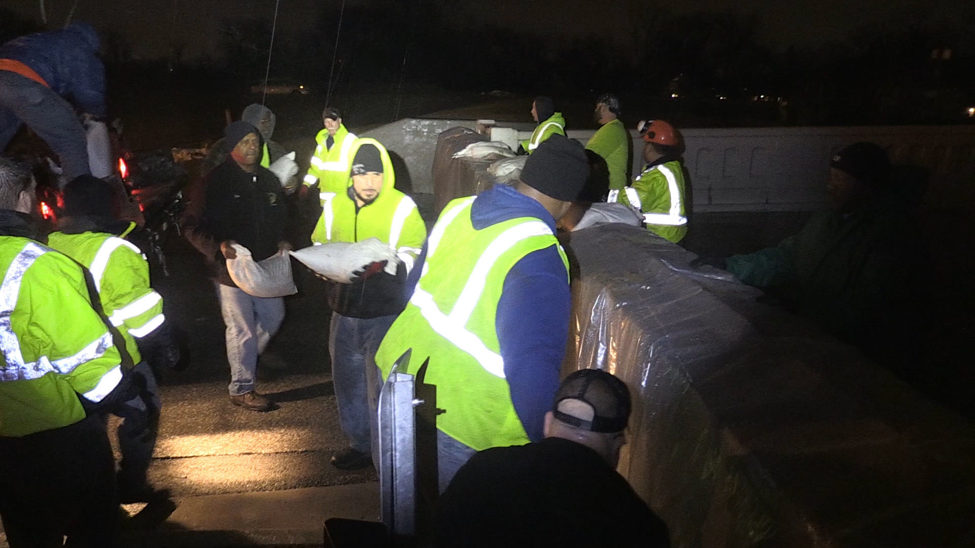 Communities along Little Calumet River brace for flooding; high water hampers travel